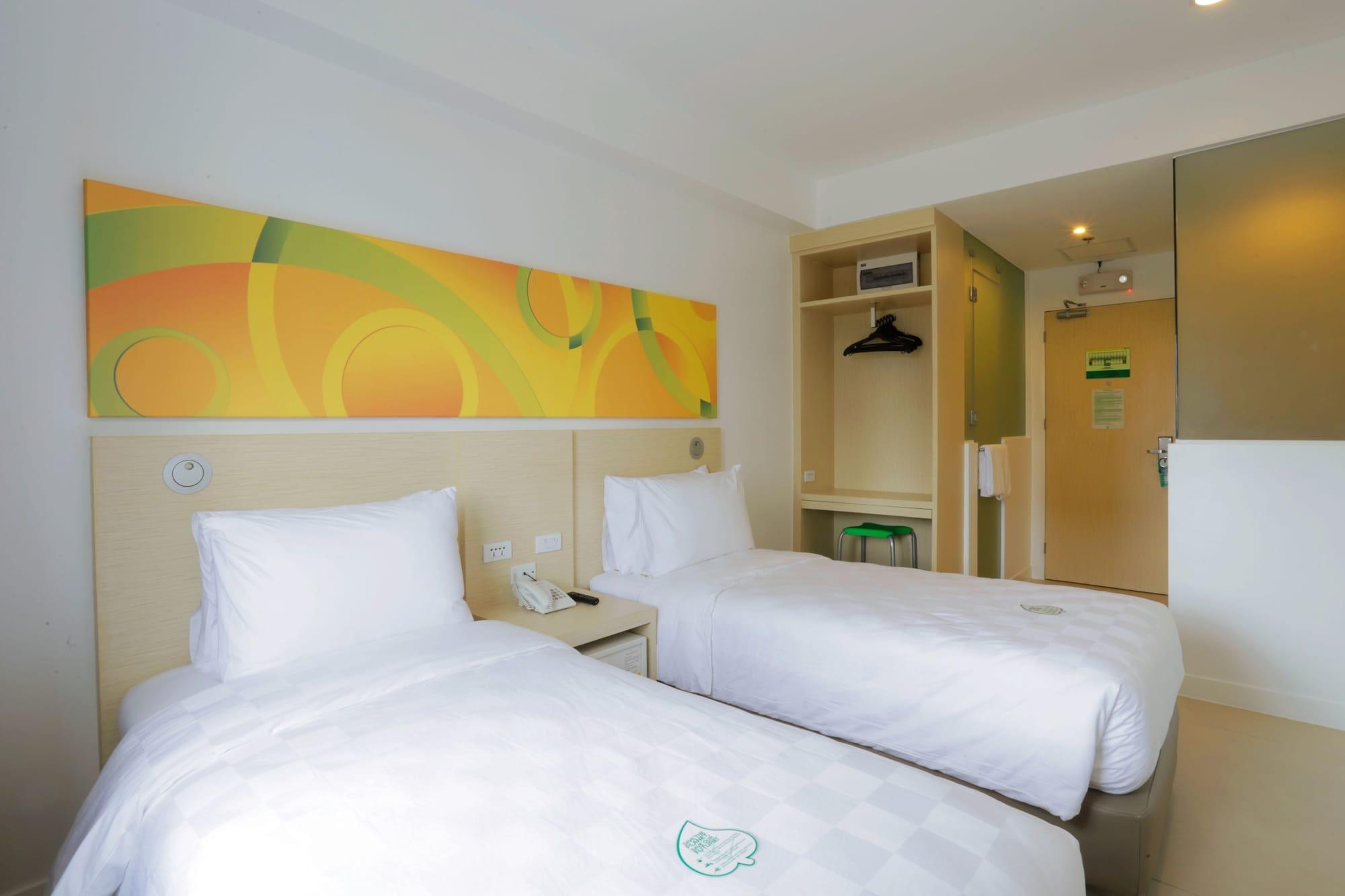 Go Hotels Timog Quezon City Exterior photo