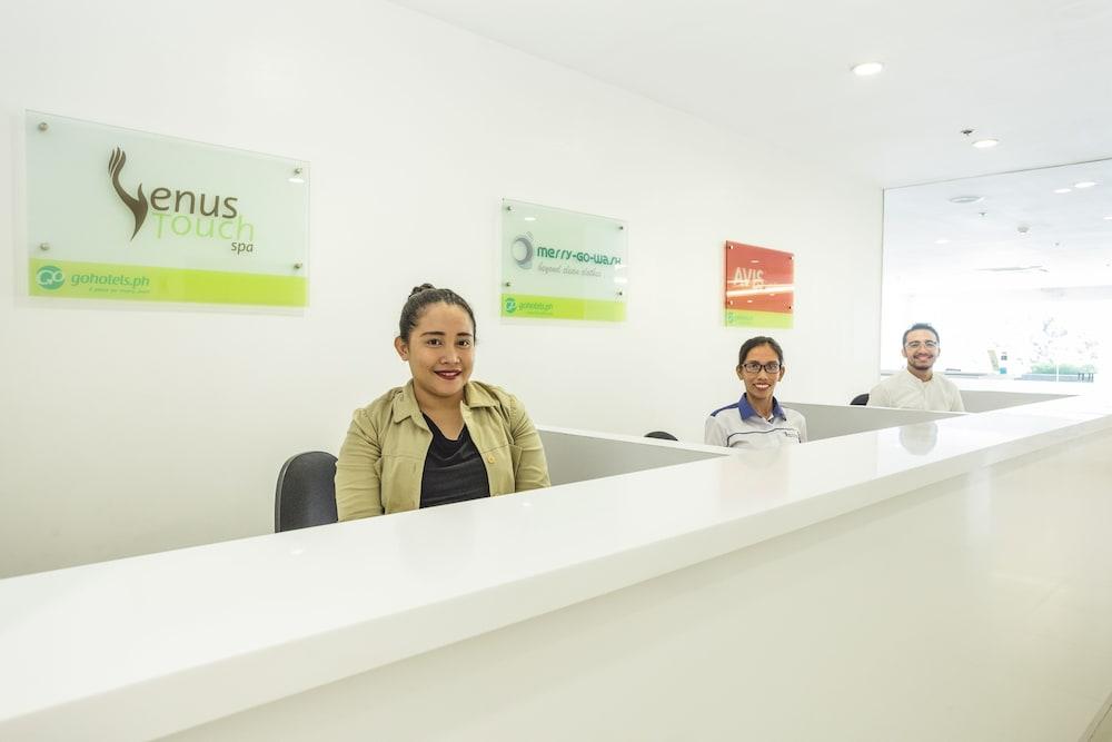 Go Hotels Timog Quezon City Exterior photo