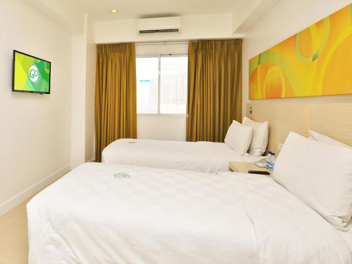 Go Hotels Timog Quezon City Exterior photo