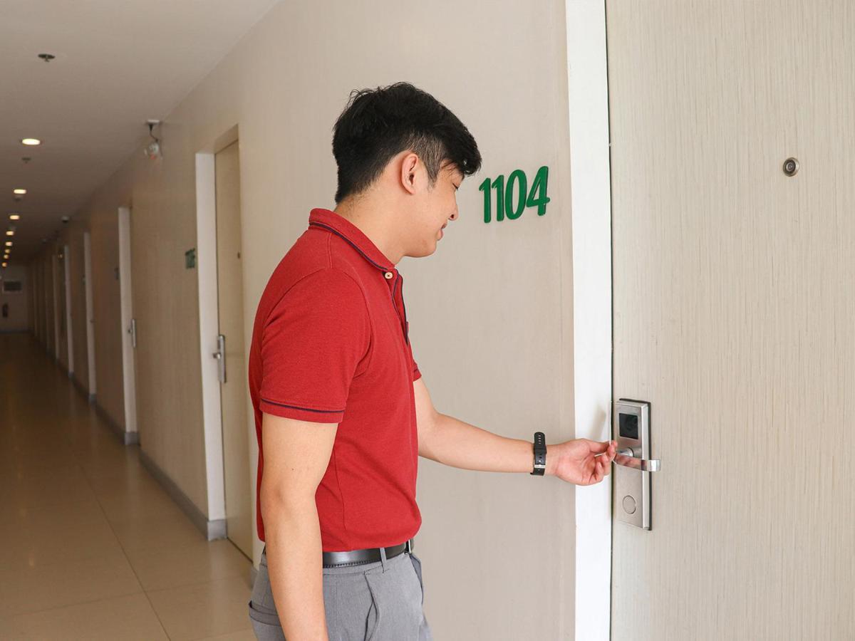Go Hotels Timog Quezon City Exterior photo