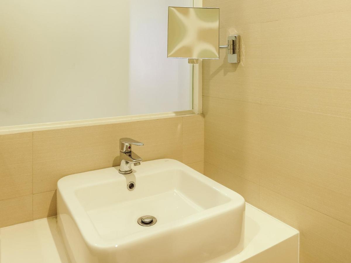 Go Hotels Timog Quezon City Exterior photo