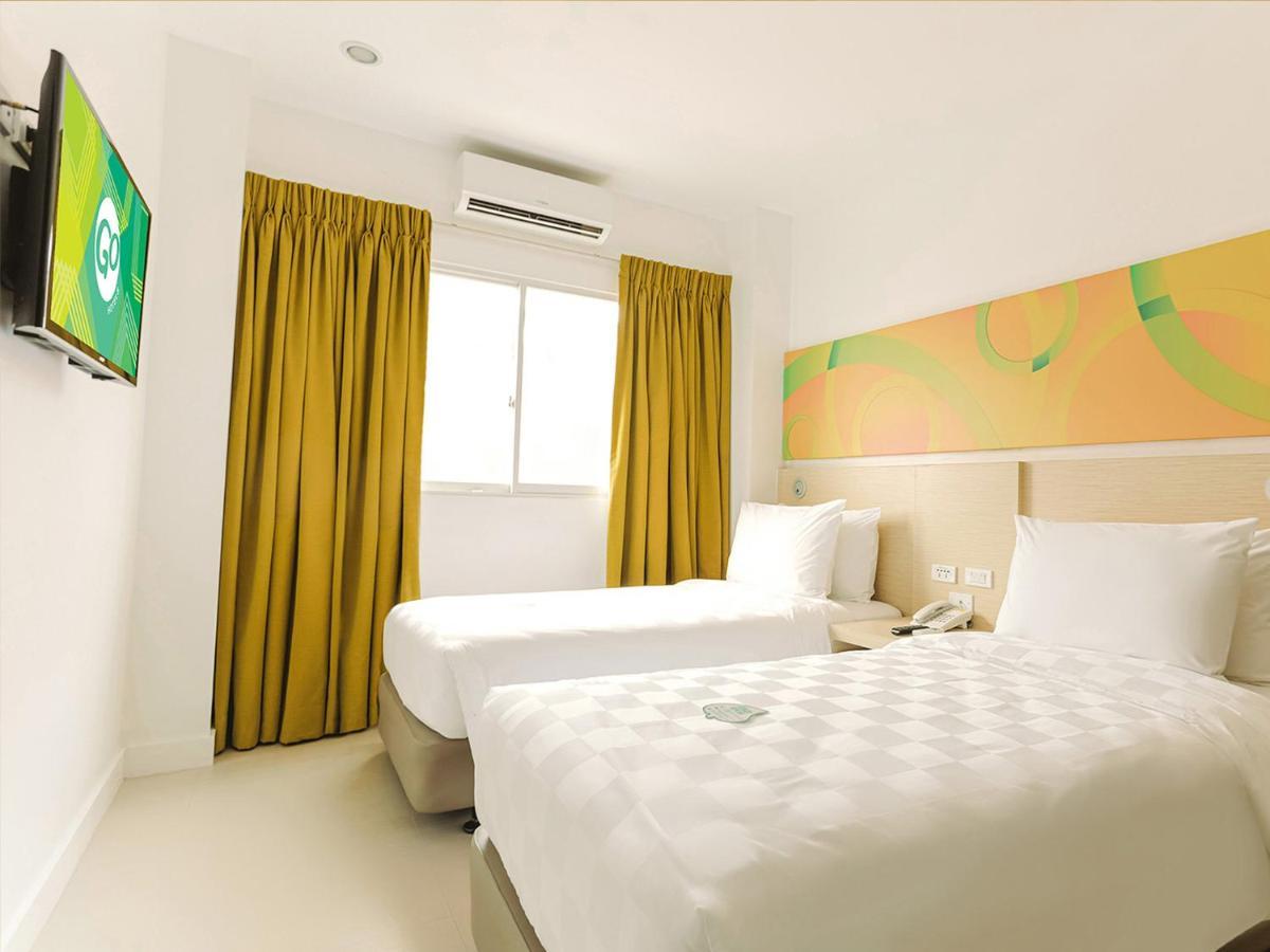 Go Hotels Timog Quezon City Exterior photo