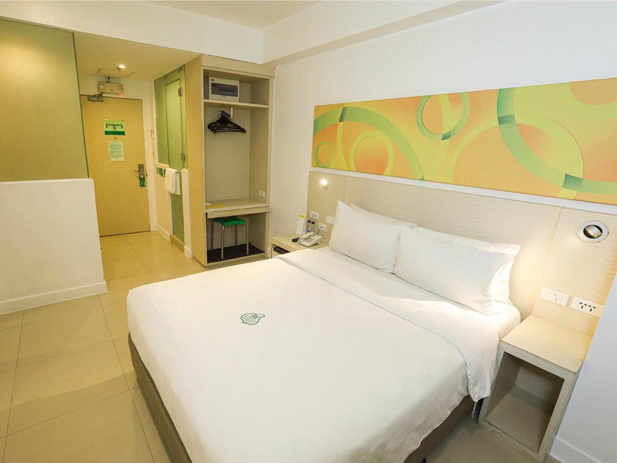 Go Hotels Timog Quezon City Exterior photo