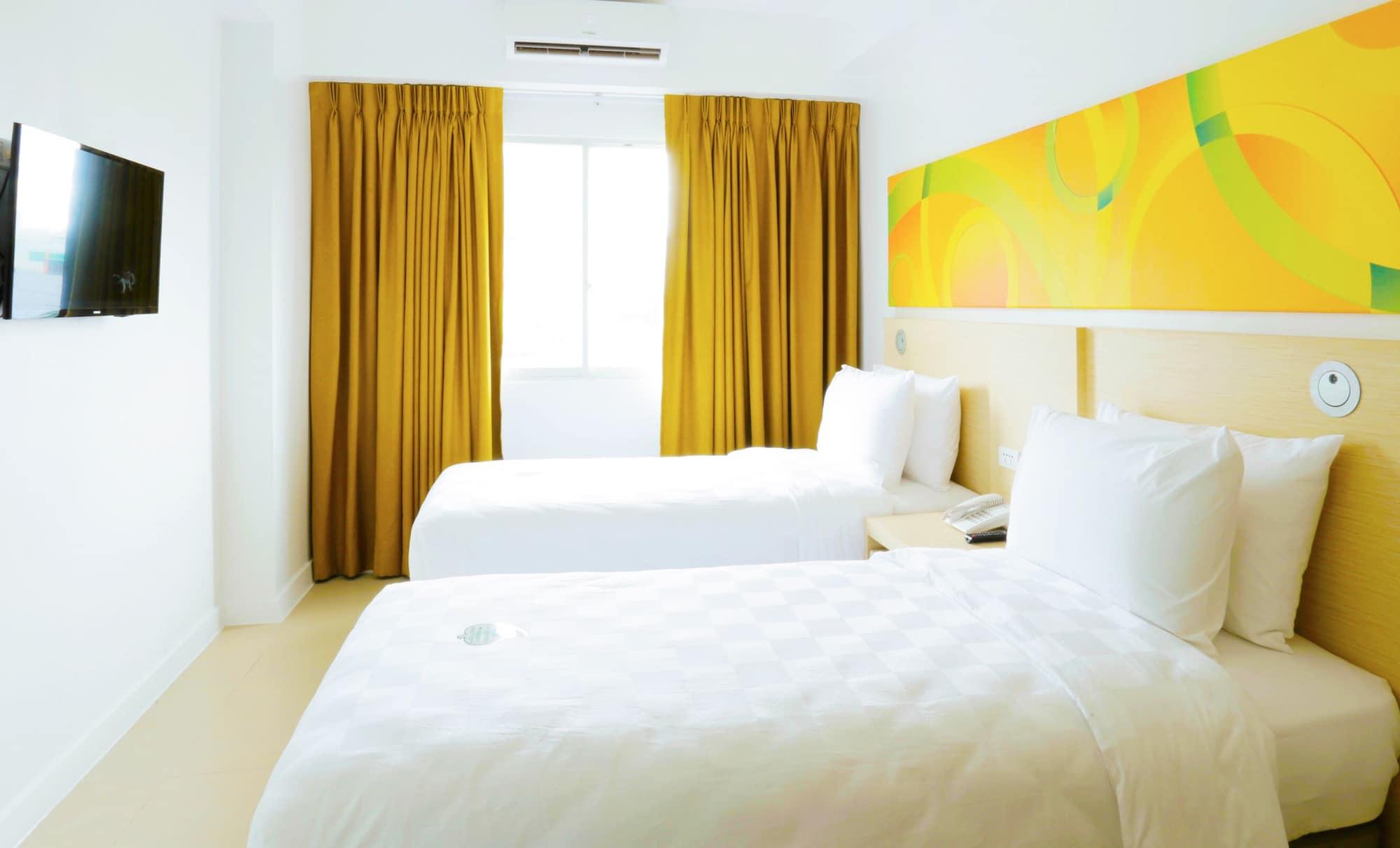 Go Hotels Timog Quezon City Exterior photo