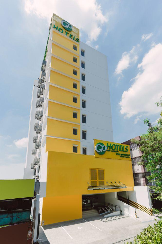 Go Hotels Timog Quezon City Exterior photo